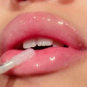 Get 10% off your first Glossier purchase